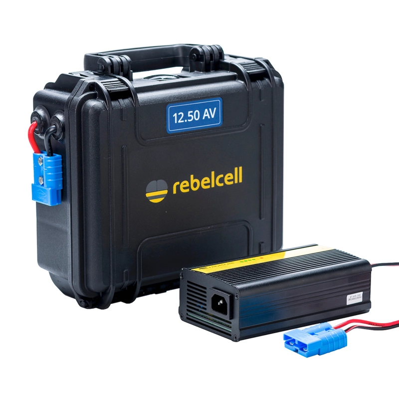 Rebelcell Outdoorbox 12.50 AV Med Laddare 12.6V10A 3 Rebelcell Outdoorbox 12.50 AV Med Laddare 12.6V10A