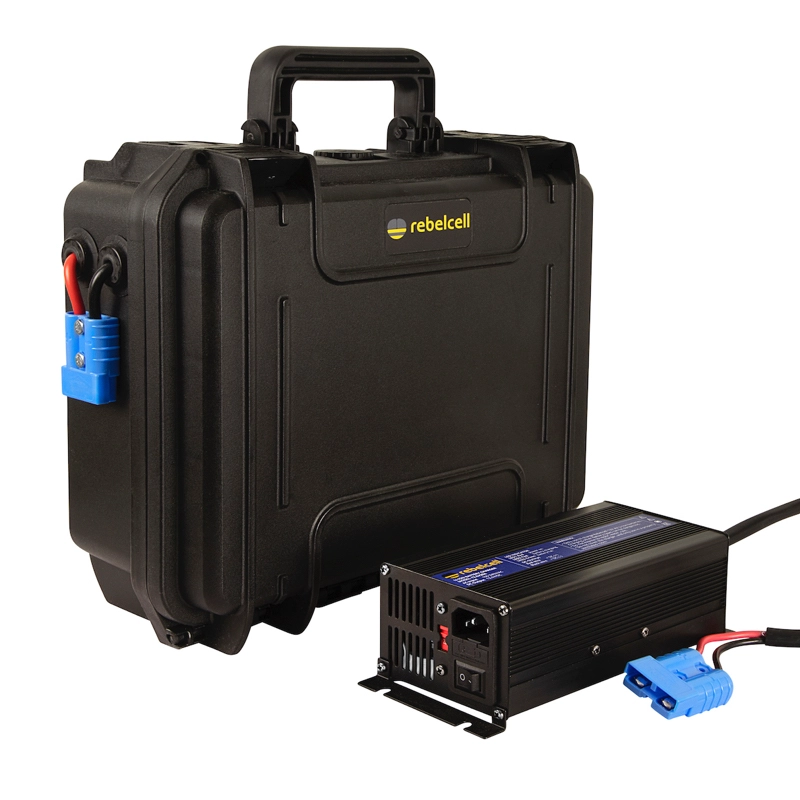 Rebelcell Outdoorbox 12.70 AV Med Laddare 12.6V20A 3 Rebelcell Outdoorbox 12.70 AV Med Laddare 12.6V20A